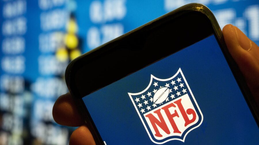 🏈 Top Apps to Stream NFL Games Anywhere!